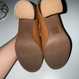 Tory Burch Tan Flats